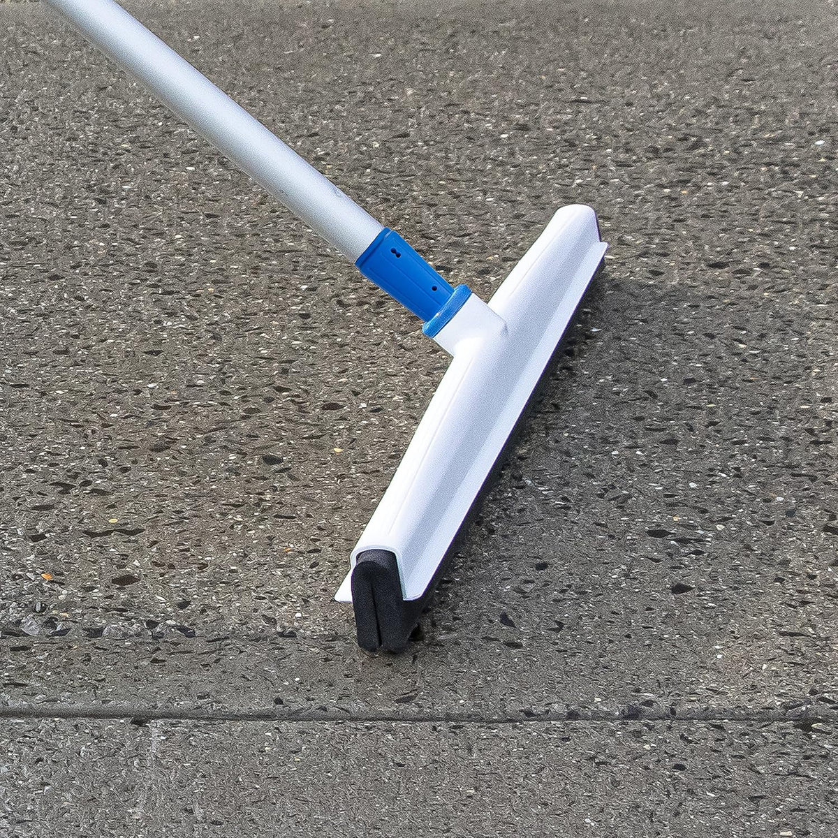 22" Uneven Surface Floor Squeegee with 60" Aluminum Pole, Pack of 2 B7627