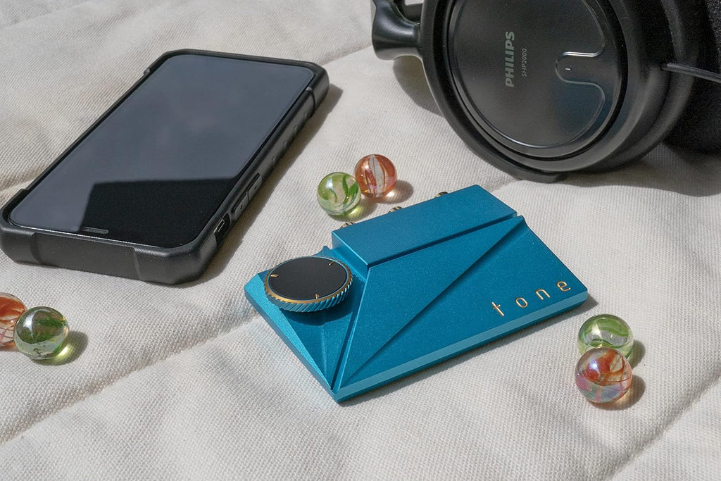 USB DAC and Headphone Amplifier with Balanced RCA V211911