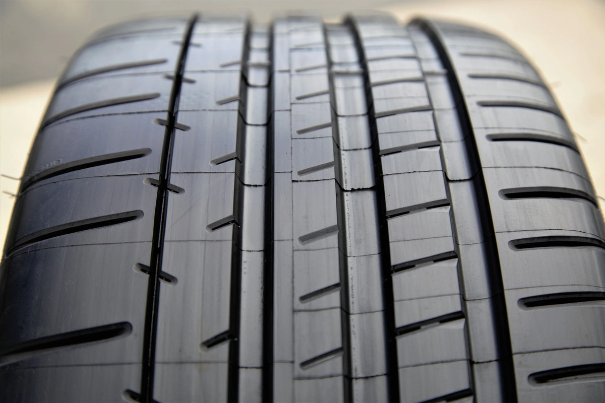 Summer 245/35ZR19/XL (93Y) Tire K559