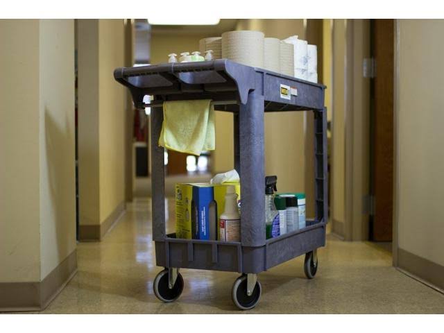 500 Pound Polypropylene Rolling Cart Y697147