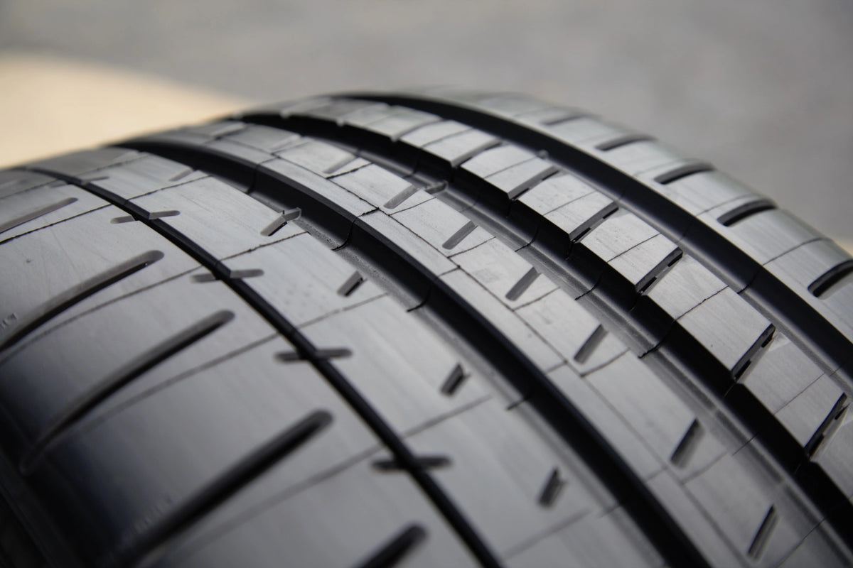 Summer 245/35ZR19/XL (93Y) Tire K559