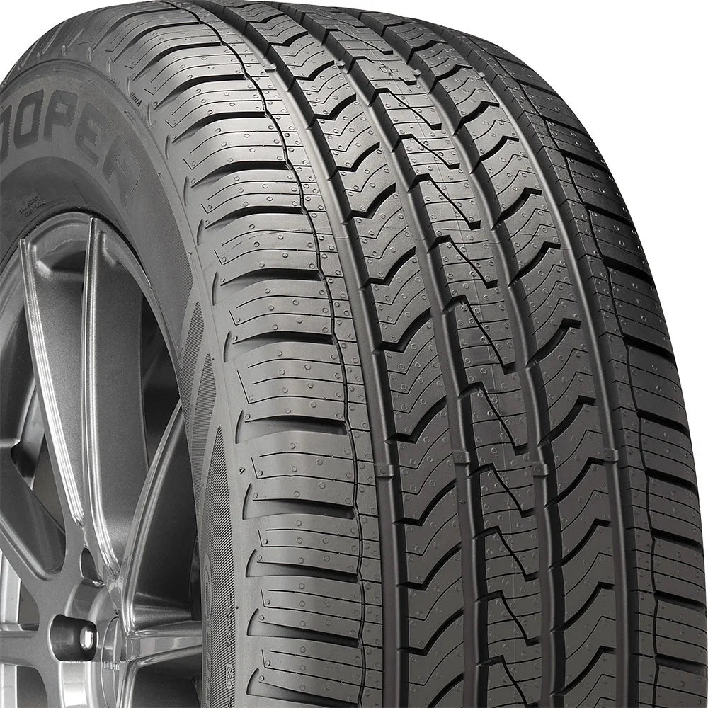Set of 4 225/60R18 100H All Season Tires E321051